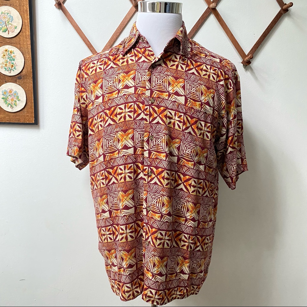 3/$30 Vintage Tribal Patterned Button Down Shirt